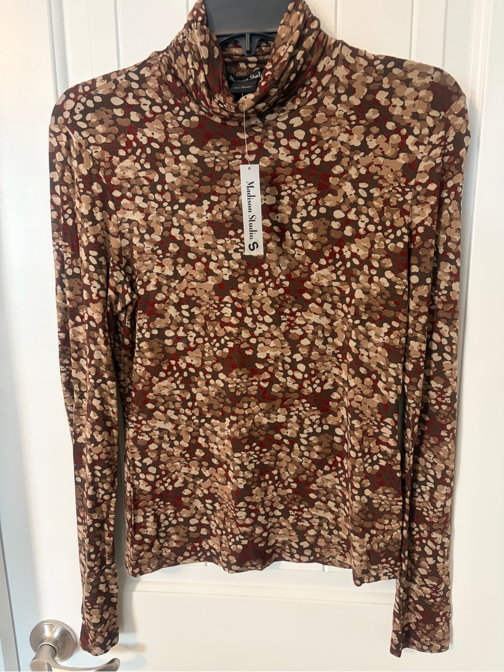 Madison Studio Brown, Beige & Red Abstract Print Mock Neck Top Sz Small